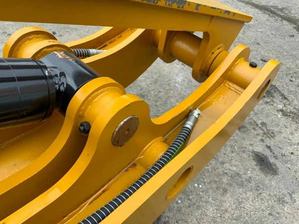 NEW HYDRAULIC THUMB GRAB....80mm PINS...7263 377234034