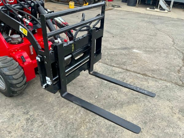 MINI SKID STEER SIDE SHIFT FORK CARRIAGE...338w. 377234129