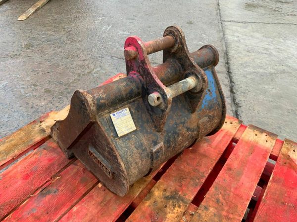 18" STRICKLAND BUCKET.........30mm PINS.....262v. 377234369