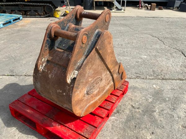 24" STRICKLAND BUCKET.....65mm PINS.......186w. 377234495