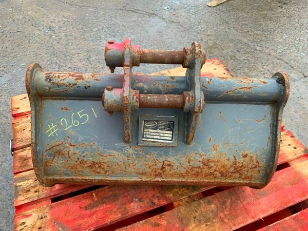 24" STRICKLAND BUCKET....30mm PINS.........265v. 377234433