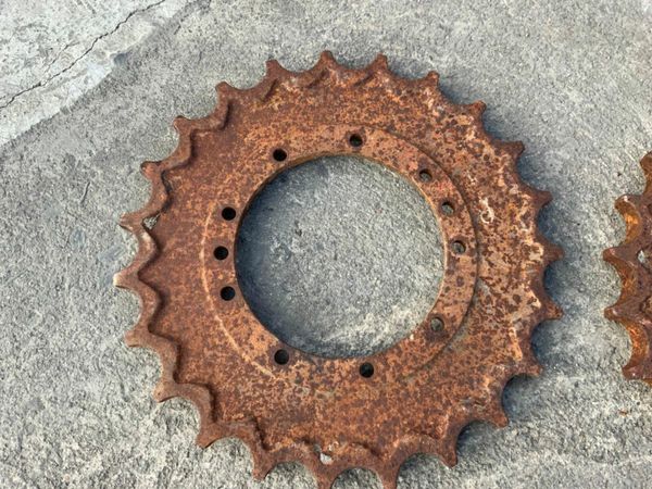 3 TONNE MINI DIGGER DRIVE SPROCKETS. 377234752