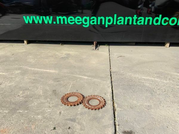 3 TONNE MINI DIGGER DRIVE SPROCKETS. 377234754