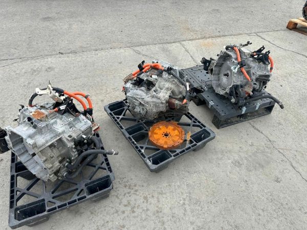 TOYOTA  AURIS OR PRIUS HYBRID GEARBOX 377235141