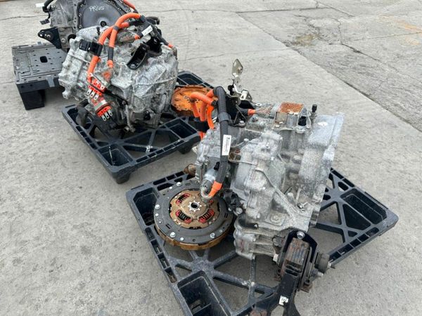 TOYOTA  AURIS OR PRIUS HYBRID GEARBOX 377235144