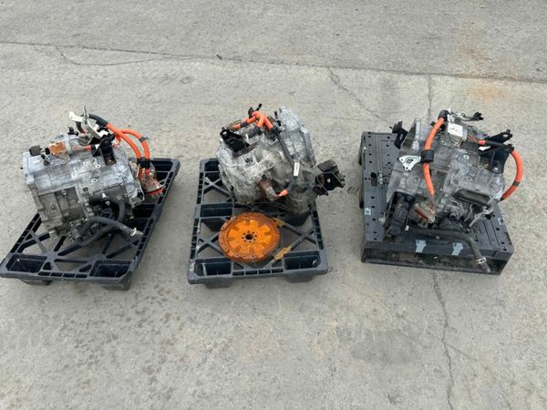 TOYOTA  AURIS OR PRIUS HYBRID GEARBOX 377235156