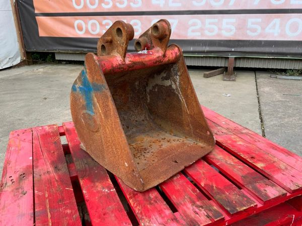 18" STRICKLAND BUCKET......35mm PINS......1385. 377235188