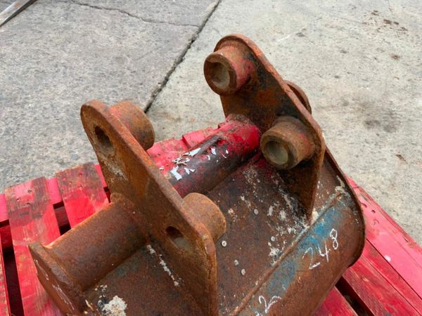 18" STRICKLAND BUCKET......35mm PINS......1385. 377235193