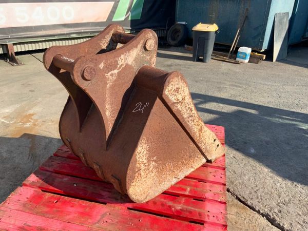 24" DIGGING BUCKET...50mm PINS.......170. 377235237