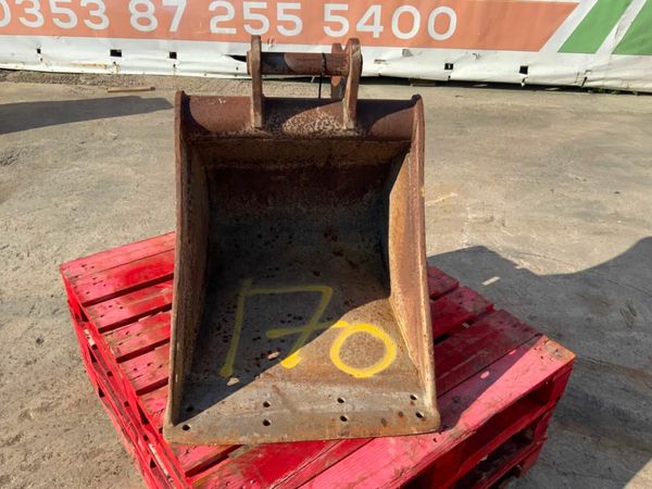24" DIGGING BUCKET...50mm PINS.......170. 377235239