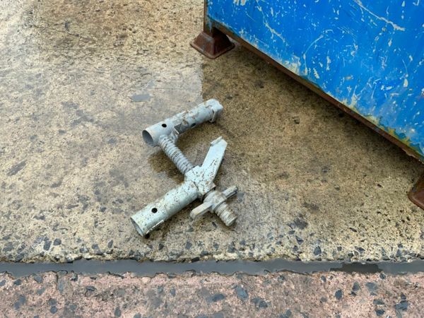 50mm SAFETY RAIL MULTI CLAMPS......341 377235340