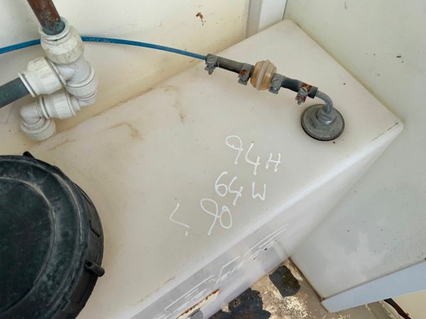 SELF CONTAINED PORTABLE TOILET POD......898J. 377235460