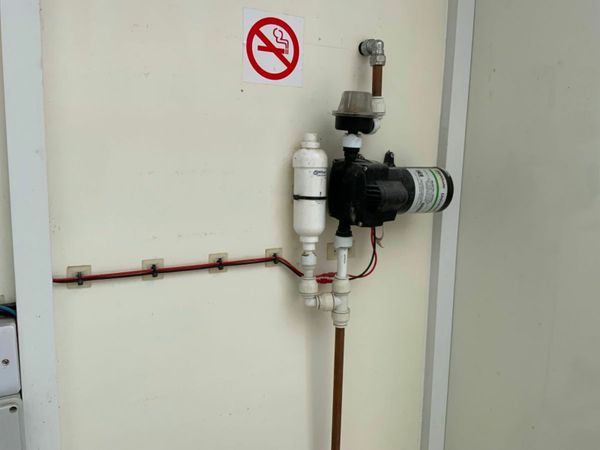 SELF CONTAINED PORTABLE TOILET POD......898J. 377235462