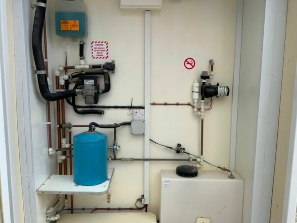 SELF CONTAINED PORTABLE TOILET POD......898J. 377235466