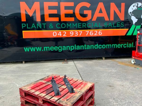 JCB Q/FIT LOADER BRACKETS......1882k. 377235521