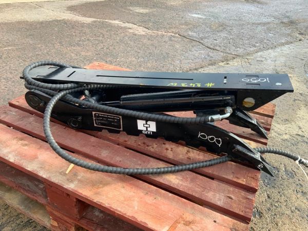 UNUSED HYDRAULIC THUMB GRAB....4/6tonne..243w. 377235755