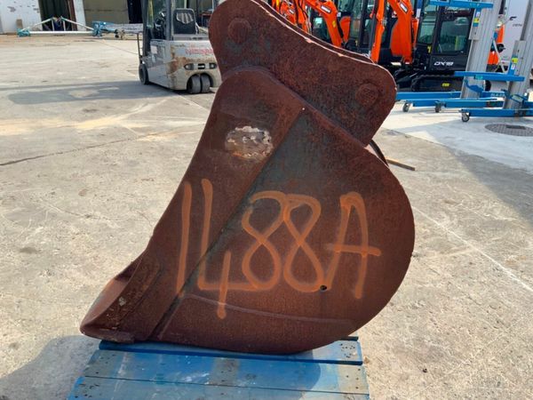 16" DIGGING BUCKET........70mm PINS.........1488a. 377235700