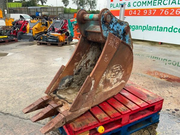 18" STRICKLAND BUCKET....65mm PINS.........1420-2. 377235996