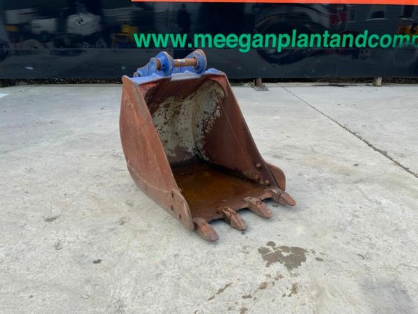 30" DIGGING BUCKET....45mm PINS.....982-28. 377235917
