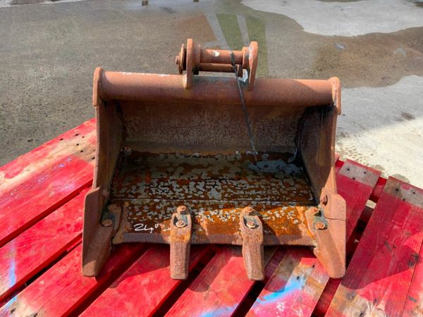 24" MINI DIGGER BUCKET.......30mm PINS.....1218. 377236157