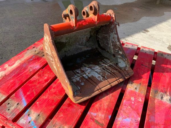 18" MINI DIGGER BUCKET.....30mm PINS.....128. 377236194