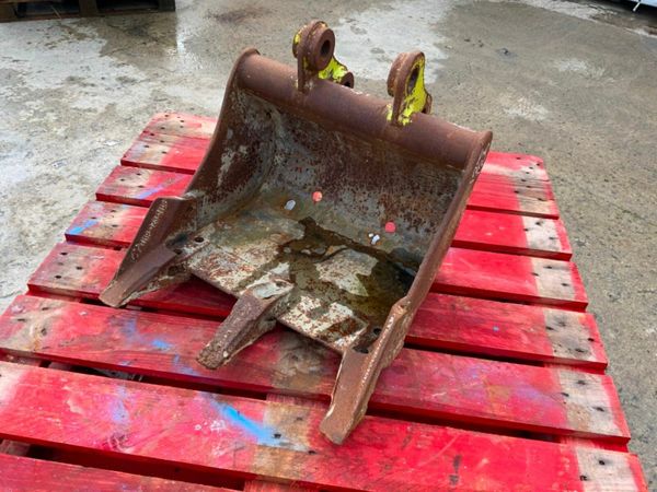 18" MINI DIGGER BUCKET....30mm PINS......1721 377236259