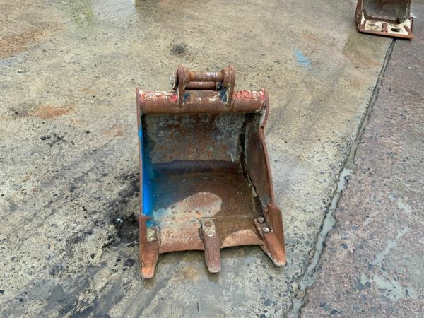 18" MINI DIGGER BUCKET...30mm PINS.....1830 377236362