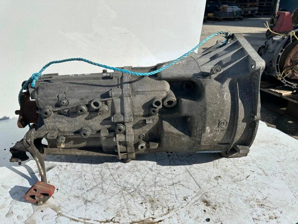 E90 BMW 320D MANUAL GEARBOX......P6G25 377236314