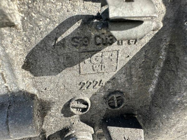 E90 BMW 320D MANUAL GEARBOX......P6G25 377236316