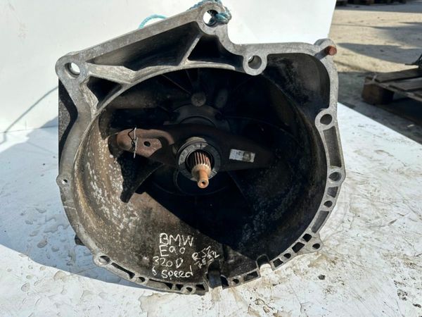 E90 BMW 320D MANUAL GEARBOX......P6G25 377236318