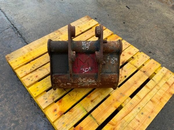 ***18" MINI DIGGER BUCKET....30mm.......#4582/1** 377236740