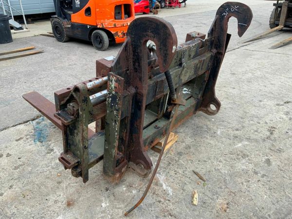 WHEELED LOADER Q/HITCH FORK CARRIAGE...3932 377236753