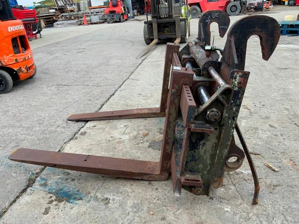 WHEELED LOADER Q/HITCH FORK CARRIAGE...3932 377236754