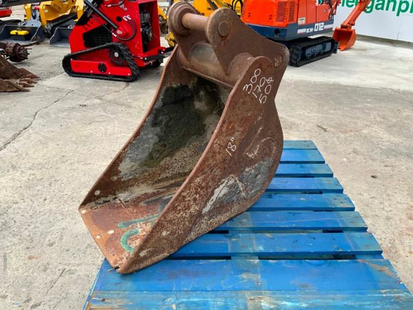 18" DIGGING BUCKET..........50mm PINS.........195w 377236779