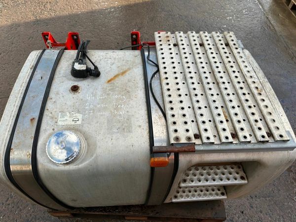 Lorry truck diesel fuel tank 377236707