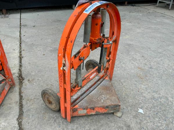 RED BANK MASONARY GUILLOTINE........695-1. 377236883