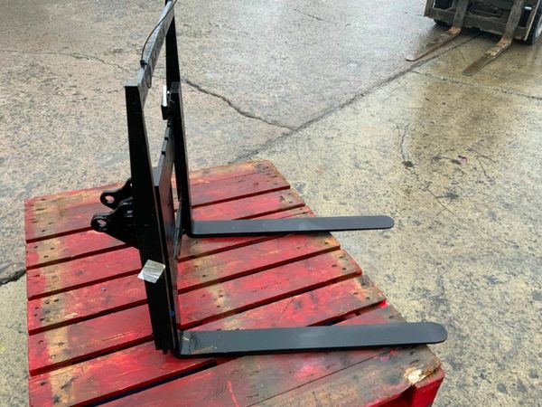 MICRO / MINI DIGGER FORK ATTACHMENT.......3516. 377236924