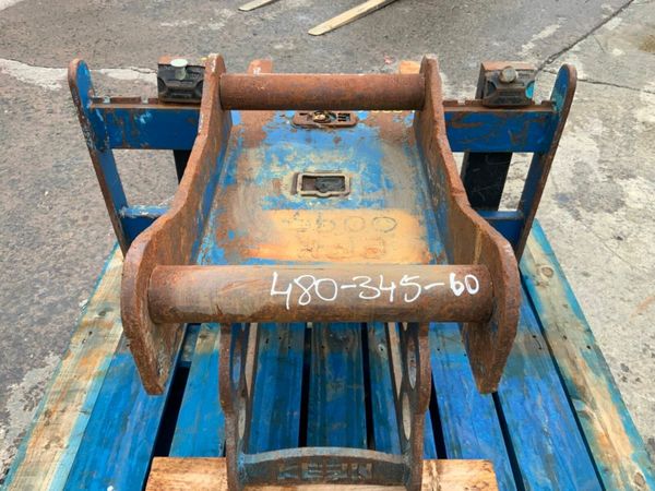 ENGCON S60 HITCH....PALLET FORKS......3396 377237158