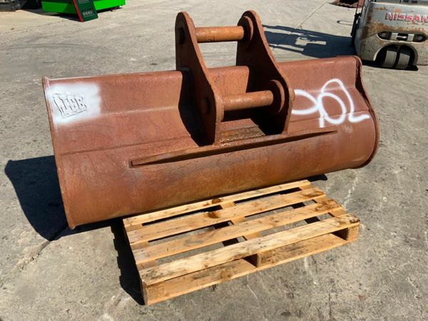 72" JCB GRADING BUCKET.....80mm PINS........902. 377237194