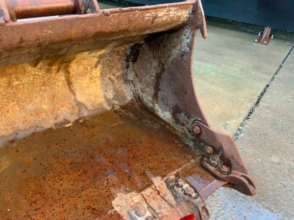 36" DIGGING BUCKET......45mm PINS...........3645. 377237365