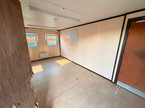 32 X 10 FULL INDUSTRIAL KITCHEN SPEC CANTEEN 377237443