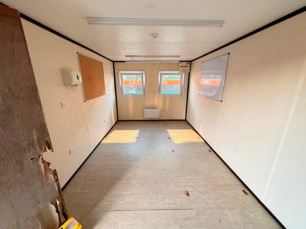 32 X 10 FULL INDUSTRIAL KITCHEN SPEC CANTEEN 377237445