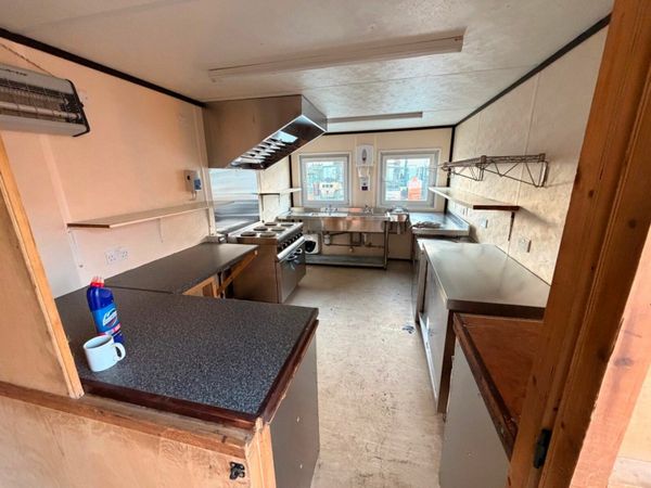 32 X 10 FULL INDUSTRIAL KITCHEN SPEC CANTEEN 377237448