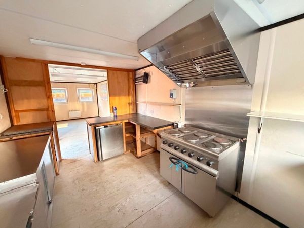 32 X 10 FULL INDUSTRIAL KITCHEN SPEC CANTEEN 377237465