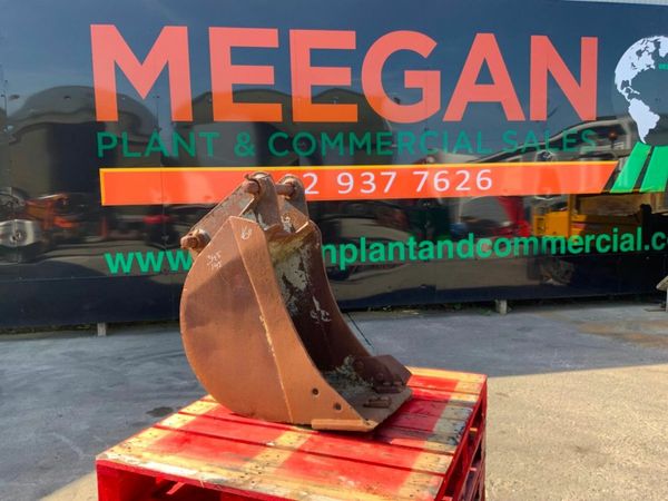 18" JCB 3Cx DIGGING BUCKET..45mm PINS.....910-16. 377237495