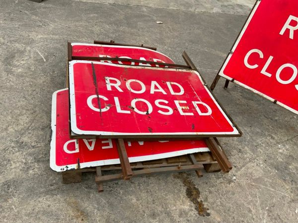 FOLDING ROAD SIGNS.....ASSORTED SIGNAGE. 377237560