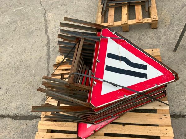 FOLDING ROAD SIGNS.....ASSORTED SIGNAGE. 377237564