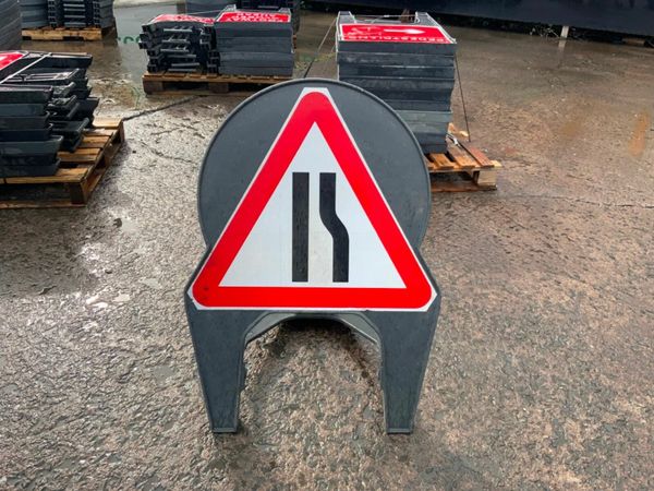 MELBA SWINTEX PLASTIC ROAD WORK SIGNS. 377237580