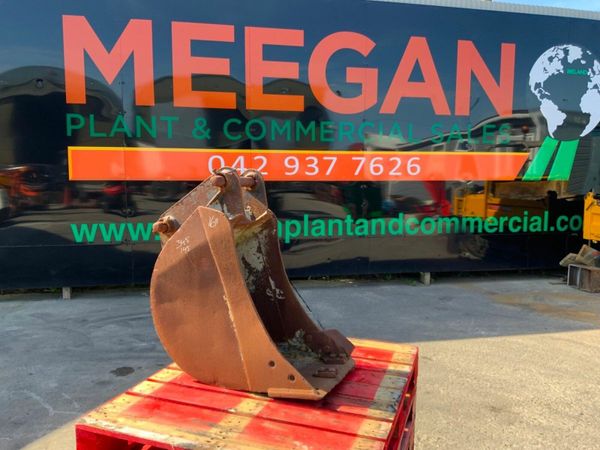 18" JCB 3Cx DIGGING BUCKET..45mm PINS.....910-16. 377237507