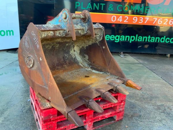 48" GEITH DIGGING BUCKET.....65mm PINS.........115 377237750